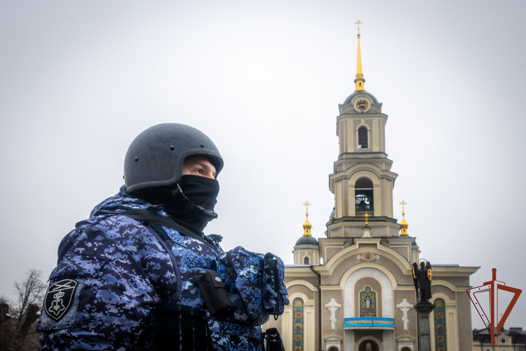 Военнослужащие и сотрудники Южного округа Росгвардии обеспечили безопасность граждан во время празднования Рождества Христова