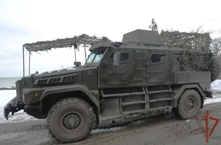 Автобронетанковые подразделения Росгвардии выполняют боевые задачи в зоне специальной военной операции (видео)