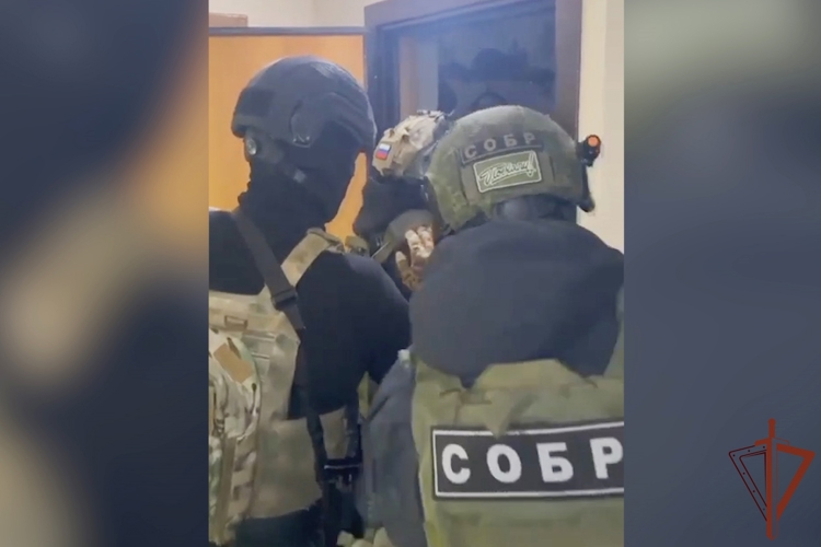 В Санкт-Петербурге при содействии сотрудников СОБР Росгвардии задержан гражданин, подозреваемый в убийстве 