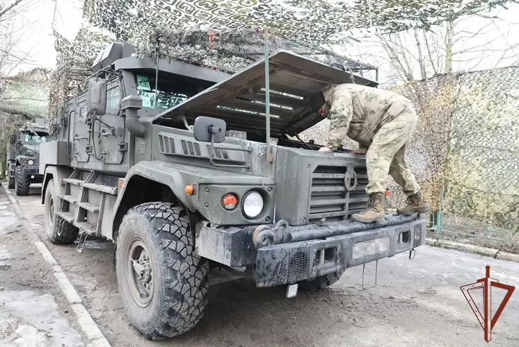 Автобронетанковые подразделения Росгвардии выполняют боевые задачи в зоне специальной военной операции (видео)