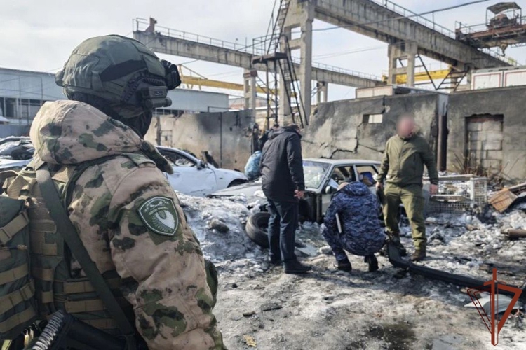 Сотрудники Росгвардии оказали помощь пострадавшим при атаке БПЛА в Курске