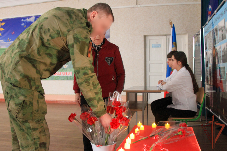 В школе ЛНР открыли парту памяти Валентина Лелека — военнослужащего центра специального назначения «Витязь», погибшего при выполнении воинского долга на Северном Кавказе