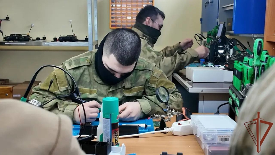 Операторы БПЛА Росгвардии готовятся к выполнению задач в зоне СВО (видео)