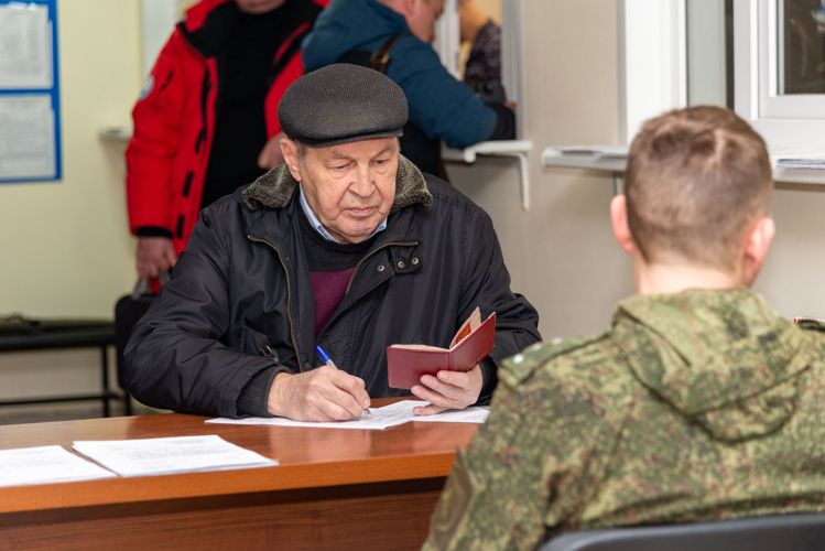 Вооружены законом. Фотоальбом