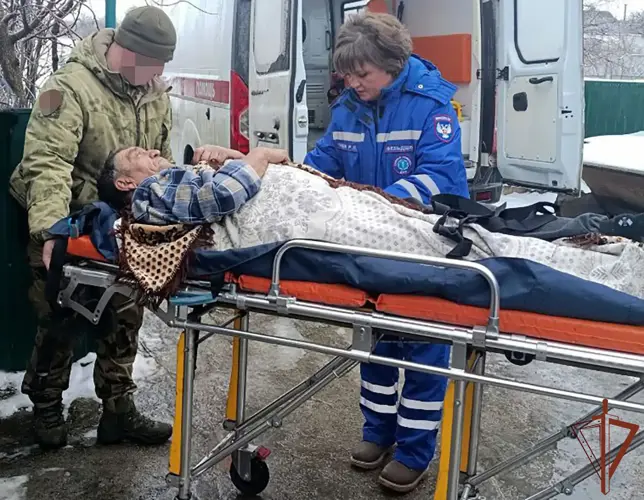 Росгвардейцы оказали помощь пострадавшим в ДНР 