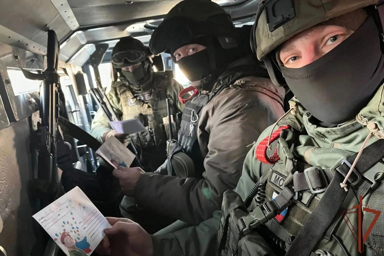 Школьники из Мурманской области прислали письма росгвардейцам в ДНР