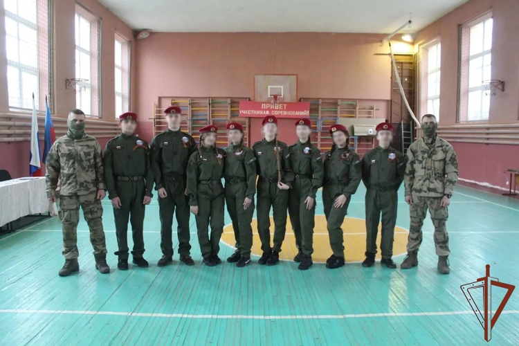 В Луганской Народной Республике Росгвардия организовала и провела военно-спортивный конкурс «Готов к защите Родины»