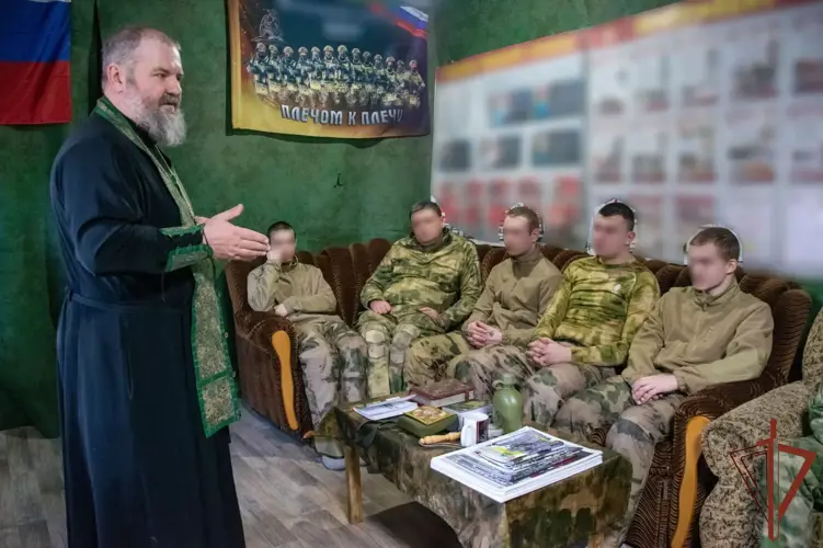 В Луганской Народной Республике православный священнослужитель провел встречи с личным составом Росгвардии