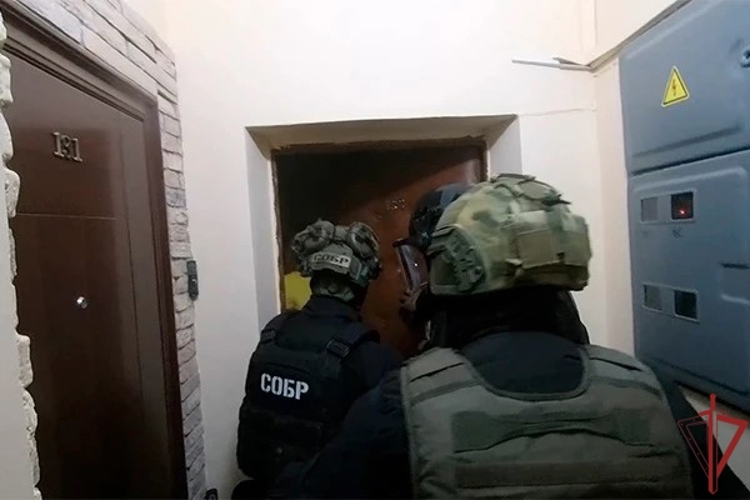При силовой поддержке спецназа Росгвардии задержаны подозреваемые, планировавшие теракт в отношении руководителей Роскомнадзора (видео)