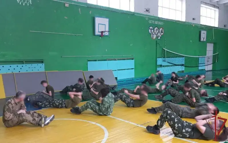 В Луганской Народной Республике росгвардейцы провели серию патриотических мероприятий для молодежи