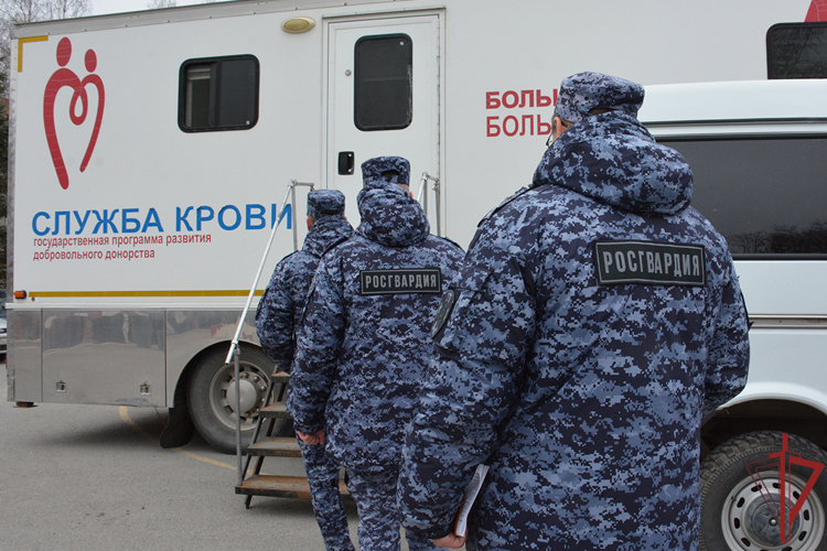 На Урале росгвардейцы сдали более 34 литров крови в рамках акции «От сердца к сердцу»