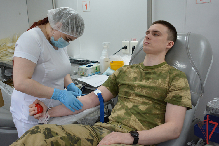 На Урале росгвардейцы сдали более 34 литров крови в рамках акции «От сердца к сердцу»