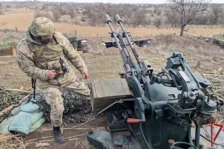 В Донецкой Народной Республике росгвардейцы провели тренировки по стрельбе из зенитной установки