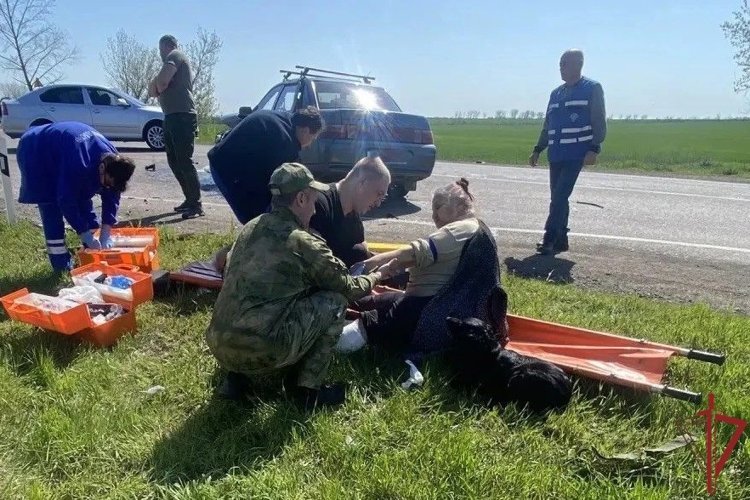 Росгвардейцы оказали помощь пострадавшим в ДТП в ДНР 