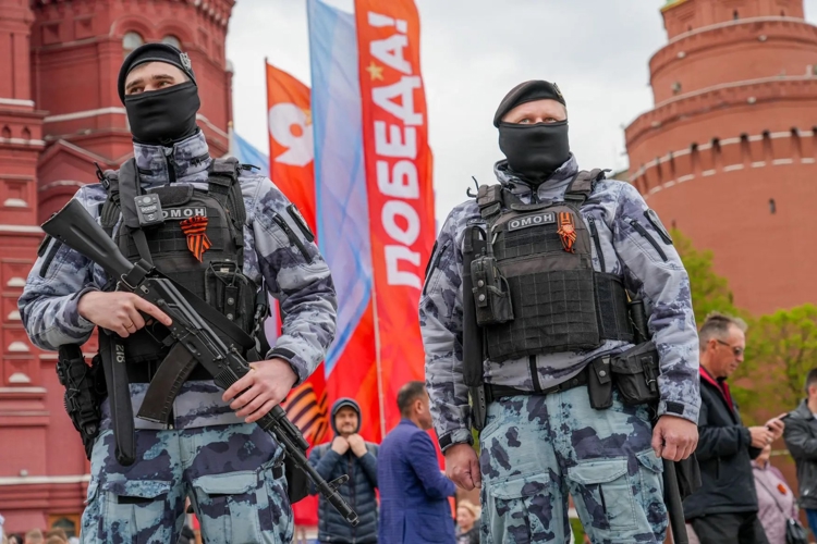 На страже праздника Победы. Фотоальбом