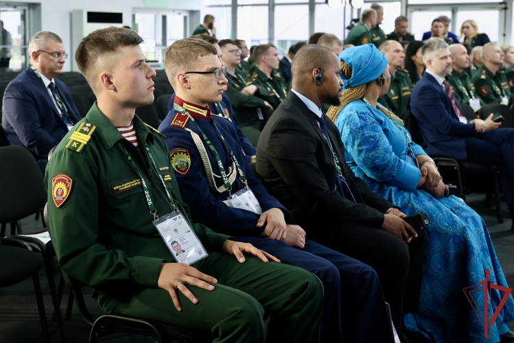 Росгвардия представила передовые подходы в области психологической реабилитации на первом международном форуме по безопасности