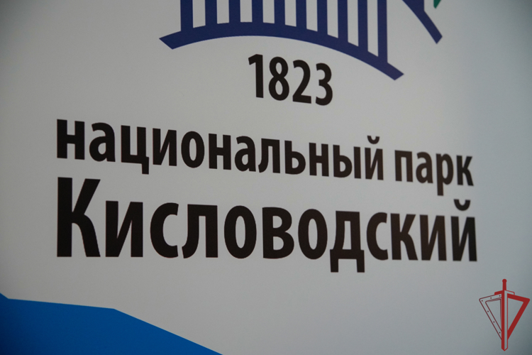 Сотрудники Росгвардии приняли участие в озеленении Кисловодского национального парка