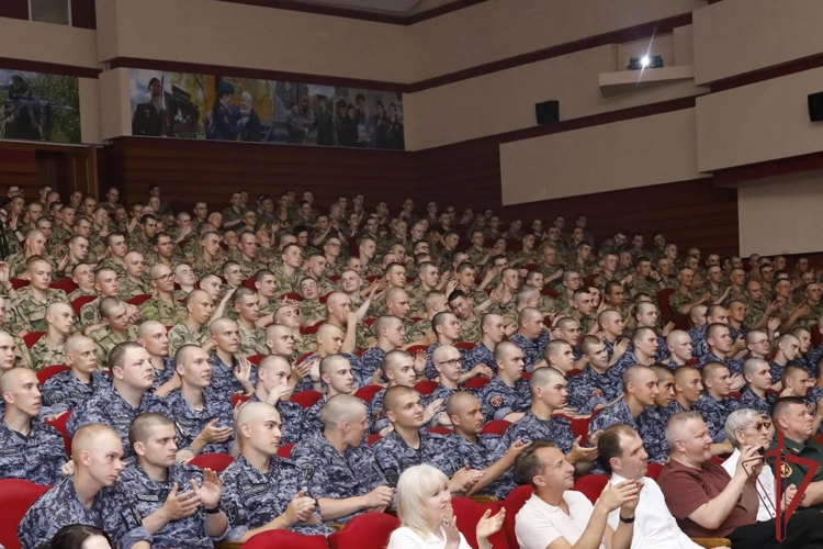 В Центральной войсковой комендатуре Росгвардии состоялся музыкально-поэтический вечер Влада Маленко