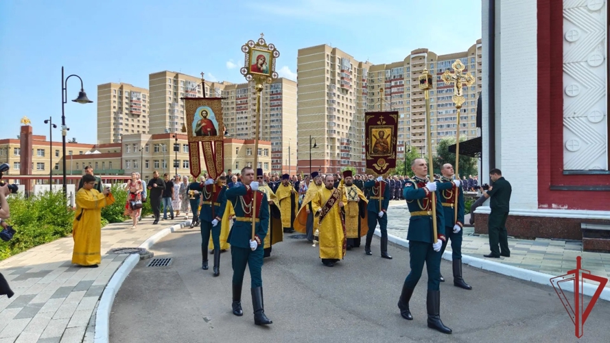 В День Крещения Руси в Князь-Владимирском храме – Главном храме Росгвардии состоялся праздничный молебен с крестным ходом