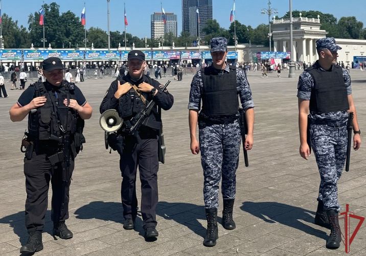 Военнослужащие дивизии имени Ф.Э. Дзержинского обеспечили охрану общественного порядка на VK Fest 2026 в Москве