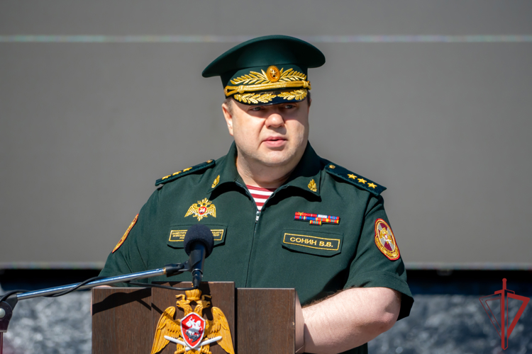 Заместитель директора Росгвардии генерал-полковник Василий Сонин поздравил победителей Всероссийского конкурса профессионального мастерства «Лучший по профессии» (видео)