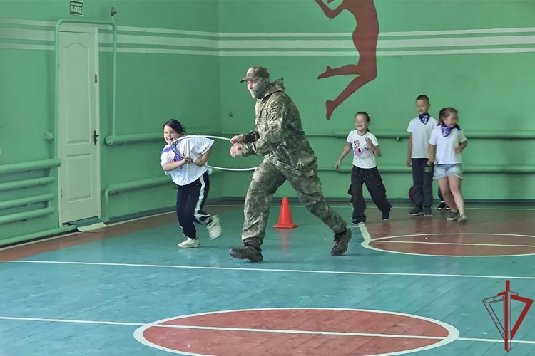 В ЛНР росгвардейцы провели спортивное мероприятие для детей в рамках акции «Каникулы с Росгвардией»
