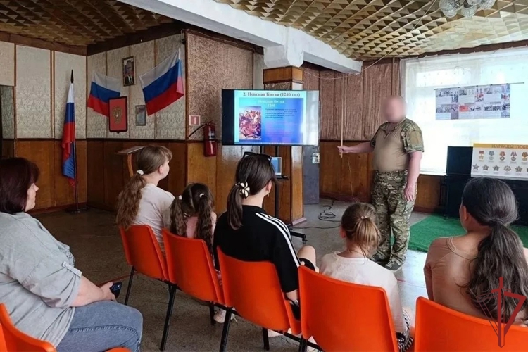 В Херсонской и Запорожской областях росгвардейцы проводят патриотические мероприятия для детей и молодёжи