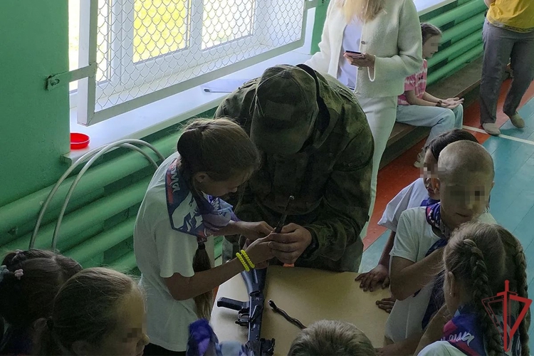 В ЛНР росгвардейцы провели спортивное мероприятие для детей в рамках акции «Каникулы с Росгвардией»
