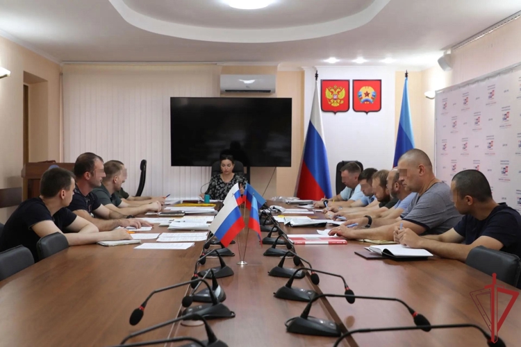 В ЛНР росгвардейцы приняли участие в семинаре, посвященном предстоящим выборам