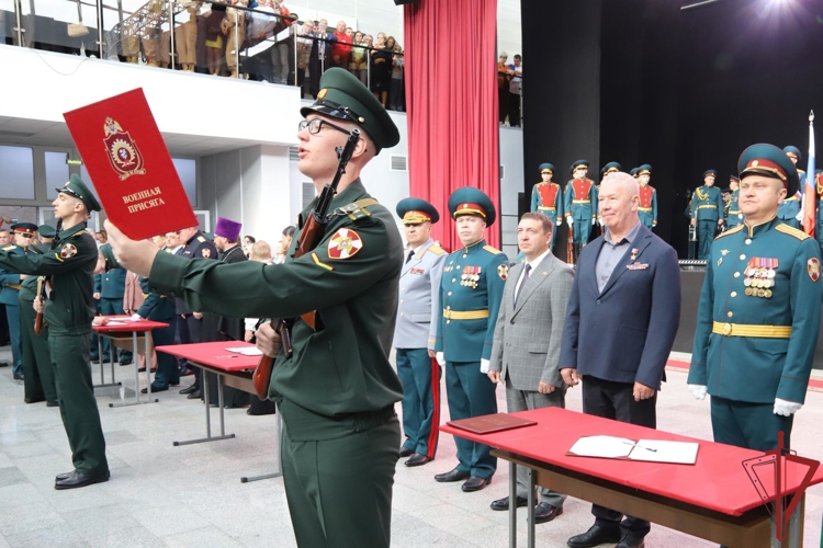 В Пермском военном институте Росгвардии состоялась церемония приведения первокурсников военной присяге