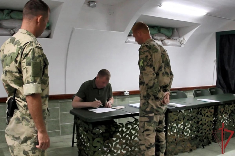 В подразделениях Росгвардии на южном направлении завершилось досрочное голосование на выборах депутатов Государственной думы Российской Федерации (видео)