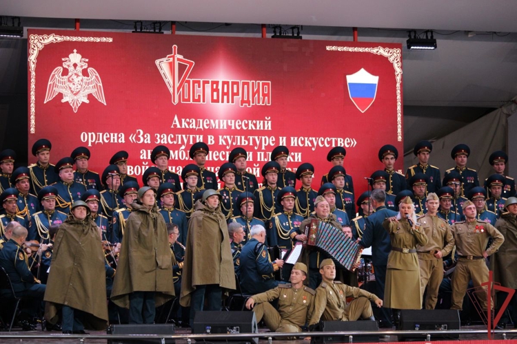 Академический ансамбль песни и пляски Росгвардии выступил в Самаре