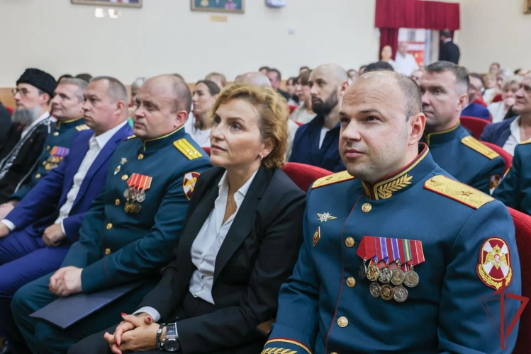 Кадеты Московского президентского кадетского училища Росгвардии встретили День знаний торжественным построением