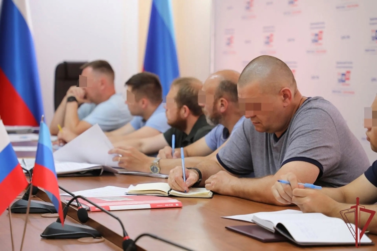 В ЛНР росгвардейцы приняли участие в семинаре, посвященном предстоящим выборам