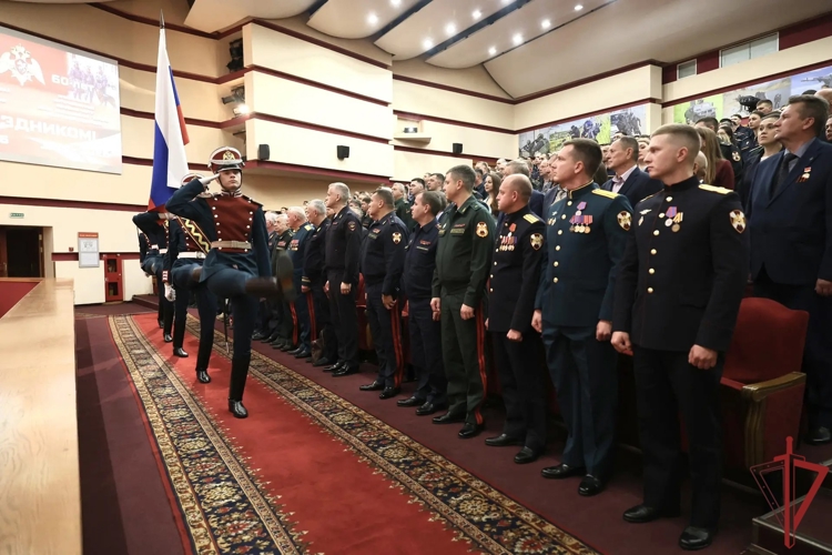Отличившимся росгвардейцам вручили государственные награды в честь 60-летия со дня образования специальных моторизованных воинских частей (ВИДЕО)