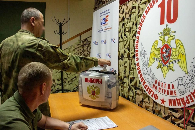 В подразделениях Росгвардии на южном направлении завершилось досрочное голосование на выборах депутатов Государственной думы Российской Федерации (видео)