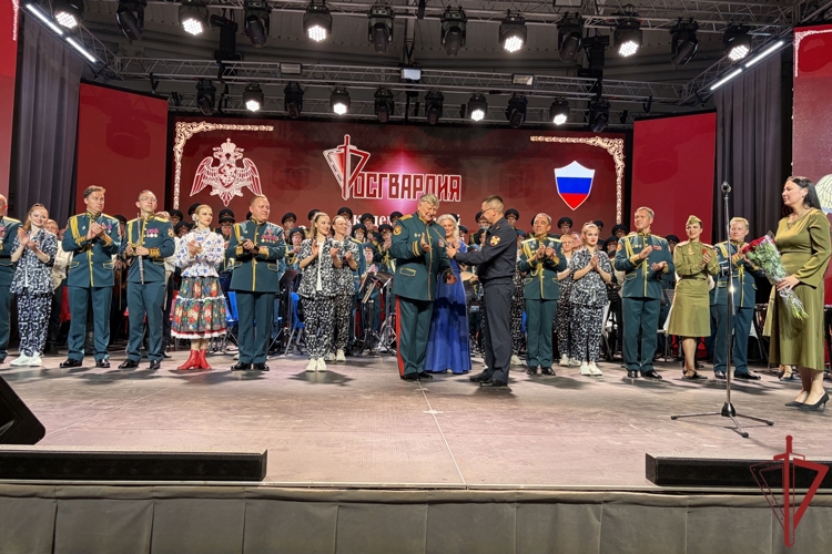 Академический ансамбль песни и пляски Росгвардии выступил в Волгограде