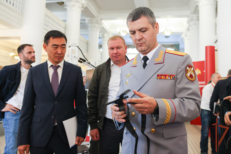В Росгвардии прошла Общероссийская межведомственная научно-практическая конференция по лечению боевых травм (видео)